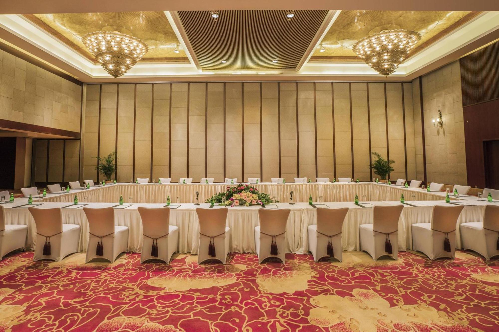Sheraton Ningbo Hotel - Tianyi Square Bagian luar foto
