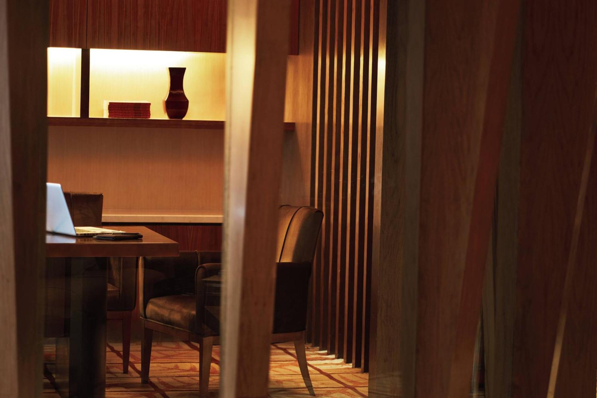 Sheraton Ningbo Hotel - Tianyi Square Bagian luar foto