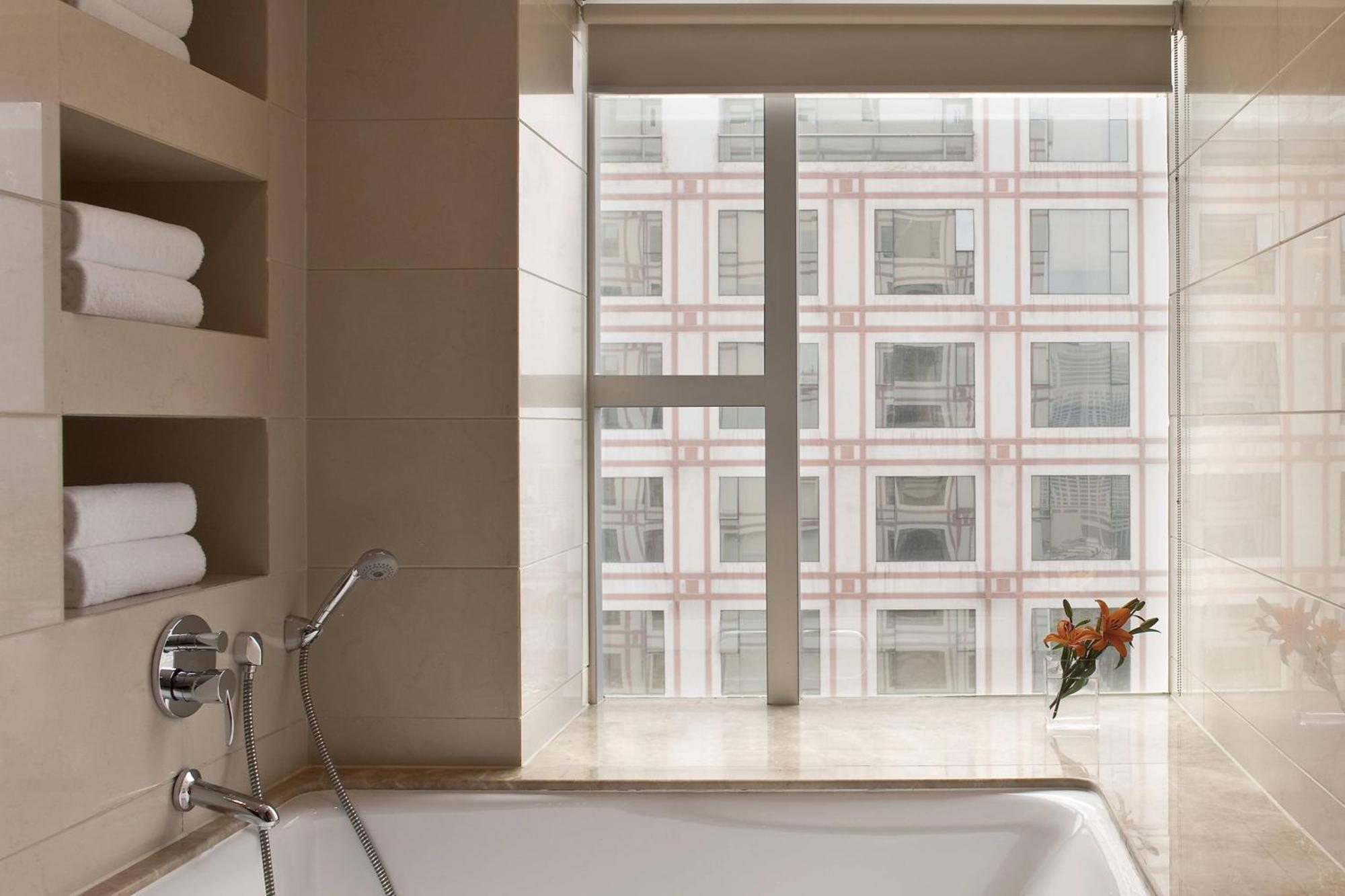 Sheraton Ningbo Hotel - Tianyi Square Bagian luar foto