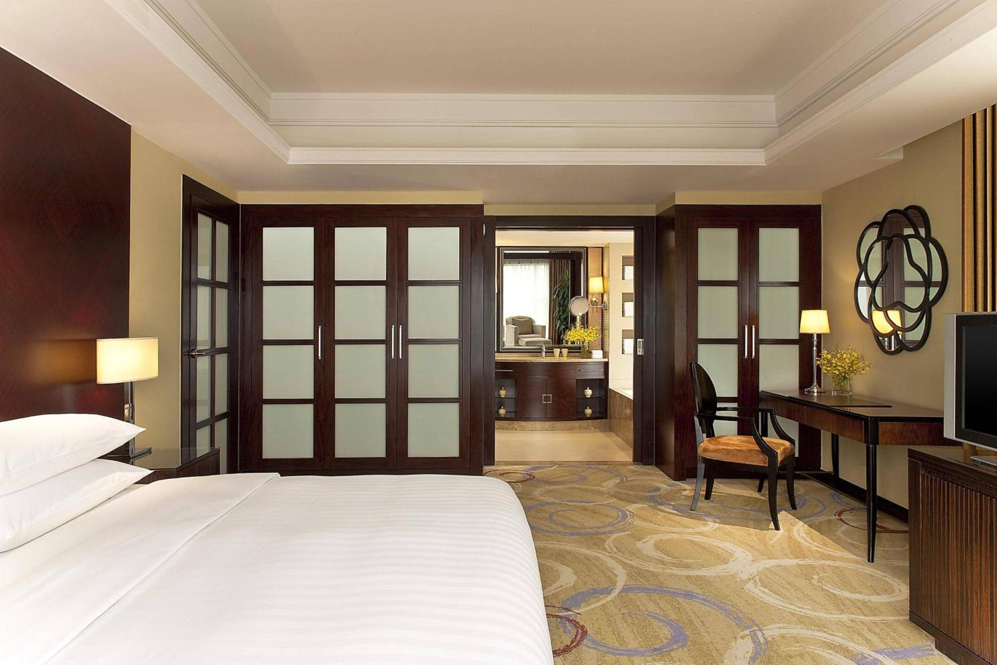 Sheraton Ningbo Hotel - Tianyi Square Bagian luar foto